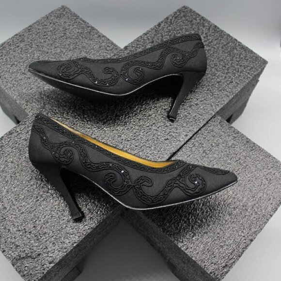 Notorious (For Bakers Leeds) Fantasy Black HeelsWomen's Size 8.5